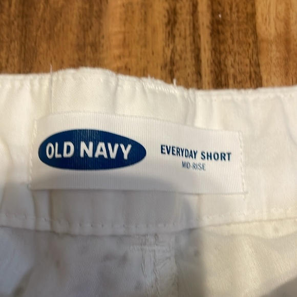 Old Navy Women's 10 shorts everyday white eyelet mid rise cotton basic solid 5” - Picture 6 of 8